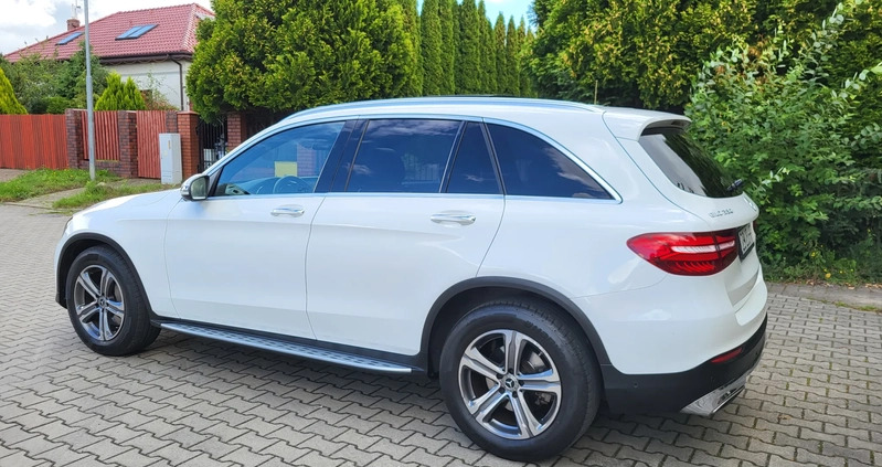 Mercedes-Benz GLC cena 153000 przebieg: 100000, rok produkcji 2017 z Szczecin małe 379